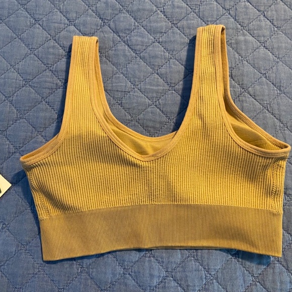 Parisian Intimates Seamless Bralette - Medium NWT!! - Picture 2 of 3